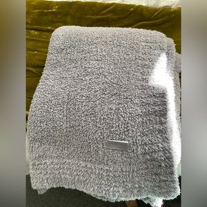 Barefoot Dreams Cozy Chic Throw Blanket! Great condition!
